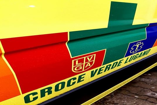 Bioggio, grave pedone 47enne investito da un’auto sul marciapiede