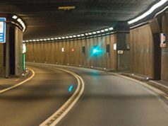 Un sorpasso ogni 584 metri nel “tunnel” del San Gottardo: denunciato