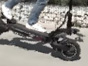 Verbania (Vco): si ubriaca al bar e salta sul monopattino. Fermato appena in tempo