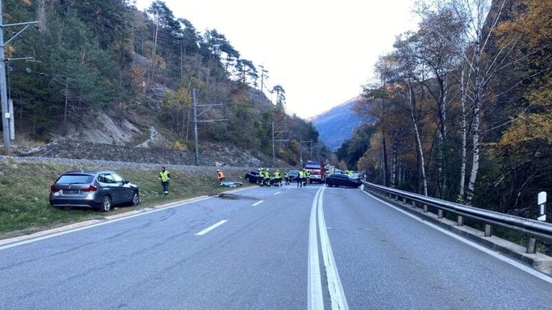 Bovernier (Kanton Wallis): Acht Personen verletzt bei schwerem Unfall