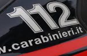 Alta Brianza comasca, 16enne rischia di cadere dal cornicione: salvata