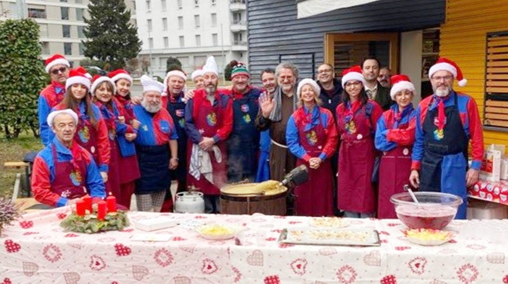 Natale solidale a Lugano: 130 pasti serviti dagli “Amici del Gròtt mòbil”