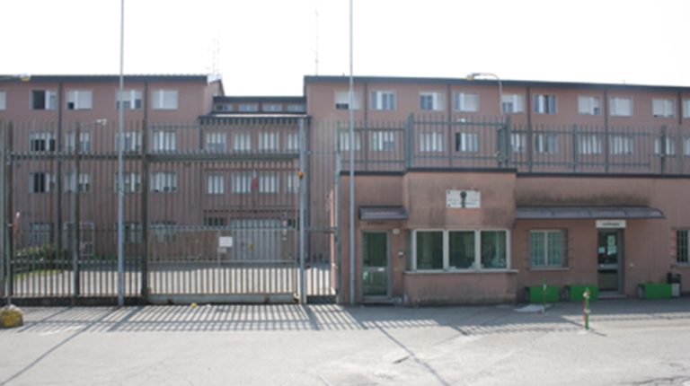 Condanna in Italia, arresto in Svizzera: “maîtresse” estradata a Chiasso