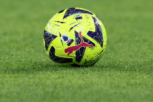 Calcio Dna / 4-3 pirotecnico, Lucerna vincente con un cambio in corsa