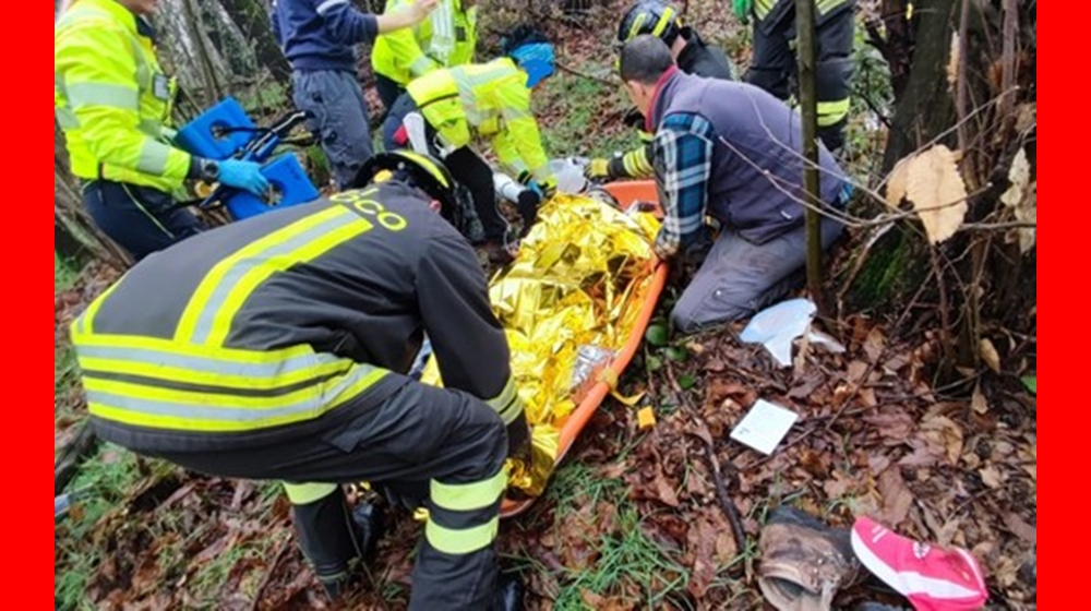 Sumirago (Varese): tronco cade e lo colpisce, grave boscaiolo 46enne