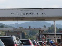 Un quintaluccio di hascisc in auto, trafficante ucraino arrestato a Tresa