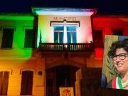 A margine / E ora, davanti a lei, qualcuno si cosparga il capo di cenere