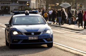 Como, pranza ma non paga: «Sono una personalità». Denunciato