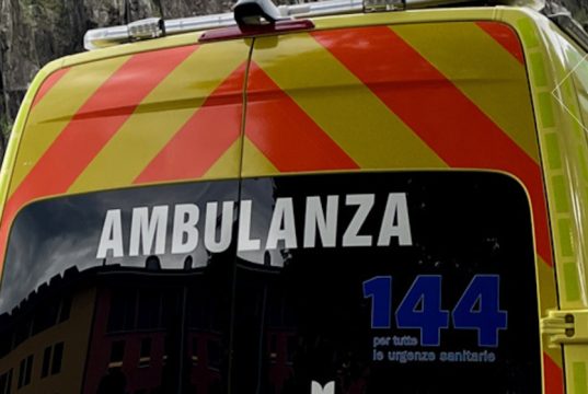 Arbedo-Castione, in gravi condizioni un bimbo caduto dal monopattino