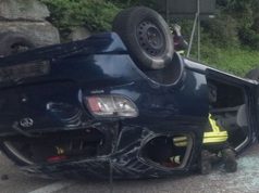 Varese, auto si ribalta nella zona ex-cartiera: 19enne in codice giallo