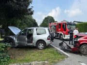 Albavilla (Como): collisione tra auto, tre persone ferite, seri danni