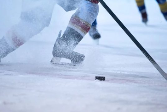 Hockey Nl / Ieri piallato, oggi esaltato: il Lugano bifronte fa cena ricca a Zugo