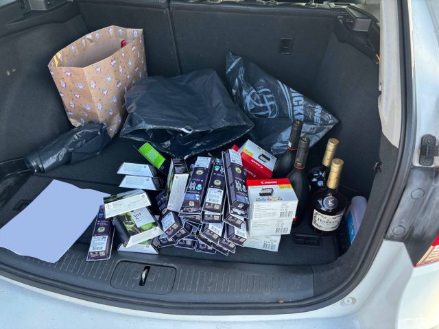 MM153_ZUPOSTA_Kanton-Zug_Druckerpatronen-und-Zahnbuerstenaufsaetze-gestohlen-1536x1152