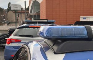 Taccheggiano prodotti di bellezza, due georgiani in manette a Como