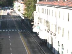 Bus contro pedoni in centro a Varese: sei feriti, dinamica incerta