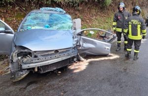 Dizzasco (Como): collisione violenta tra auto, 81enne in pericolo di morte