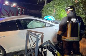 Cermenate (Como): auto contro un muro, 50enne finisce in ospedale