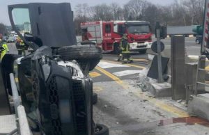 Gallarate (Varese): auto si ribalta al casello, 79enne ferito e ricoverato