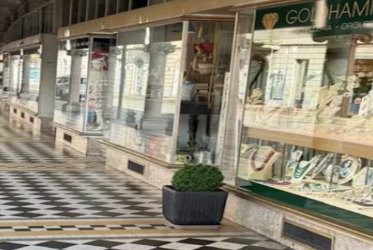 Lugano, assalto ad una gioielleria: due dipendenti feriti, presi i banditi