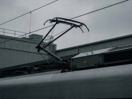 17-jähriger nach Stromschlag auf Zugdach schwer verletzt: Tödliche Mutprobe