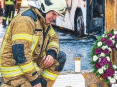 Kerzers (Kanton Freiburg): Postauto mitten im Ort lichterloh in Flammen