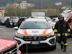 Como: scontro multiplo, un’auto si ribalta, quattro persone soccorse