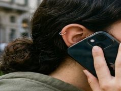 Scuola dell’obbligo, scatta il “No Natel”: cellulari azzerati in aula e fuori