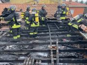 Vergiate (Varese): tetto in fiamme, sgombero forzato, casa inagibile
