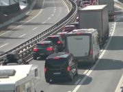 San Gottardo, code da Giovedì Santo: niente sorpresa, tanta pazienza