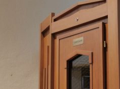 Arcisate (Varese), finto prete tenta la truffa. Smascherato (dal prete vero)