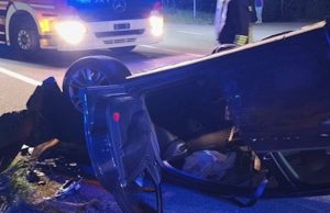 Gavirate (Varese): auto si ribalta sulla Nordlacuale, ferite due giovani