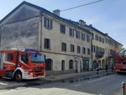Gravellona Toce (Vco): a fuoco il tetto di uno stabile, fiamme domate