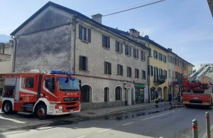 Gravellona Toce (Vco): a fuoco il tetto di uno stabile, fiamme domate