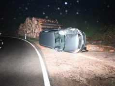 Gefahr Neulenker: 18-jähriger verliert die Kontrolle, Auto kippt um