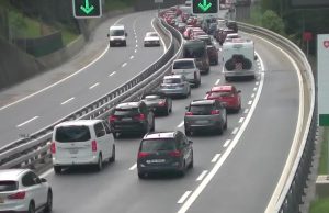 Code al San Gottardo, è l’Ascensione ma a più d’uno pare Quaresima