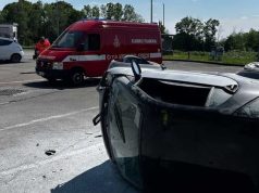 Arosio (Como): incidente nell’area di servizio, auto si ribalta, un ferito