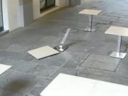 Bellinzona, atti vandalistici all’esterno di un bar. Danni e… irritazione