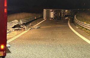 Besnate (Varese): veicolo si ribalta, feriti conducente e passeggero