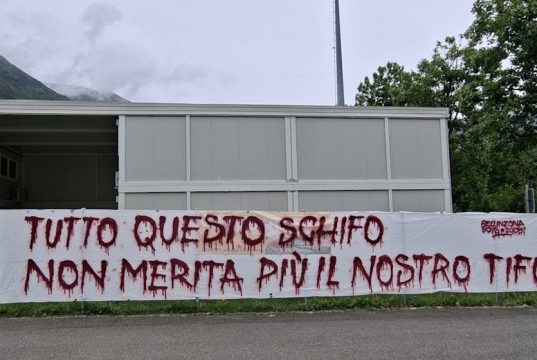 L’editoriale / Del colpo non accorto, andava combattendo, ed era morto