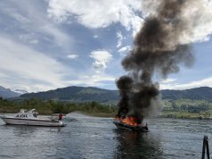 Bootsbrand auf dem Obersee: Fünf Menschen gerettet, Hund stirbt in den Flammen