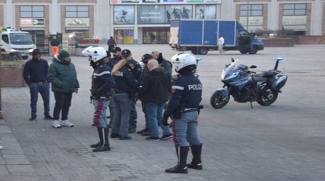 polizia-stato-varese-piazza-repubblica-00001
