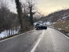 Schon wieder ein 18-jähriger im PS-starken BMW aus der Kurve geflogen