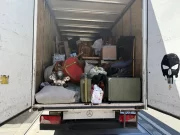 Lieferwagen mit italienischer Immatrikulation auf A2 massiv überladen: Polizei stoppt Fahrzeug