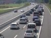 A2 a Quinto, prende fuoco una vettura bloccata in coda: gravi i danni
