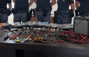 Como: rubano, fuggono, tentano di investire un agente. Arrestati entrambi