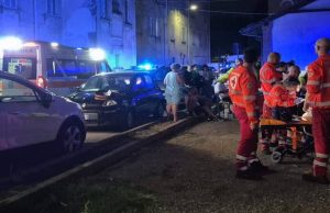 Lomazzo (Como), rogo nella notte: 70enne muore, sette tra feriti e intossicati