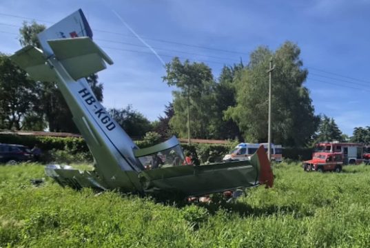 Dramma nel Comasco, si schianta biposto dell’“Aero Locarno”: due feriti