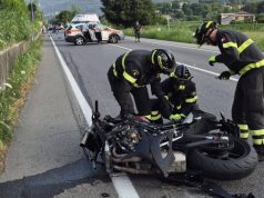 Montorfano (Como): schianto contro furgone, muore un motociclista