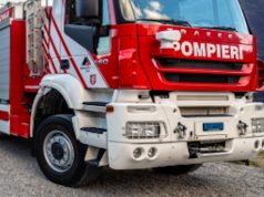 A2 zona Lodrino direzione nord, vettura a fuoco: in salvo il conducente