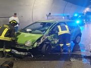 Porlezza (Como): schianto in galleria verso Valsolda, due persone ferite